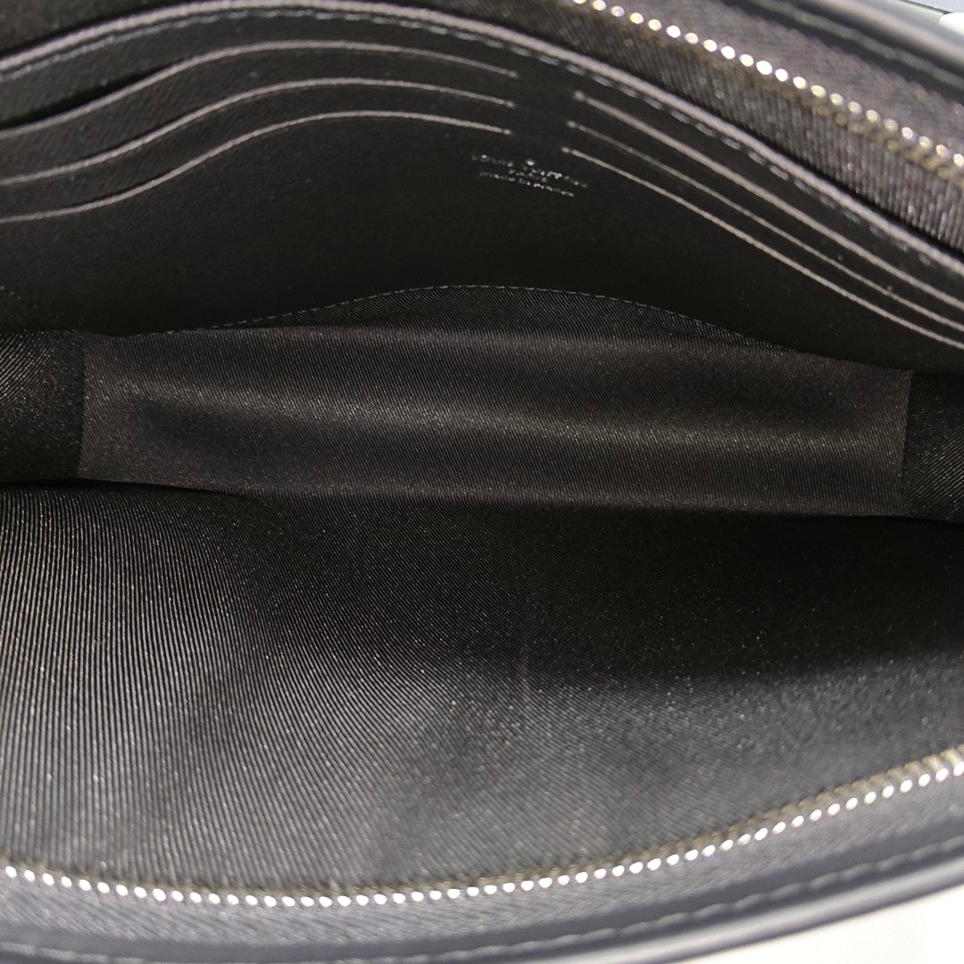 Pochette Voyag MM Damier Graphite Coated Canvas Gray