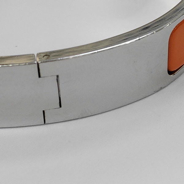 Clic H Metal Orange Bangle