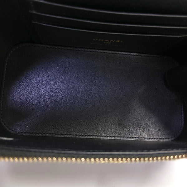 VANITY CASE Small Quilted Lambskin Black