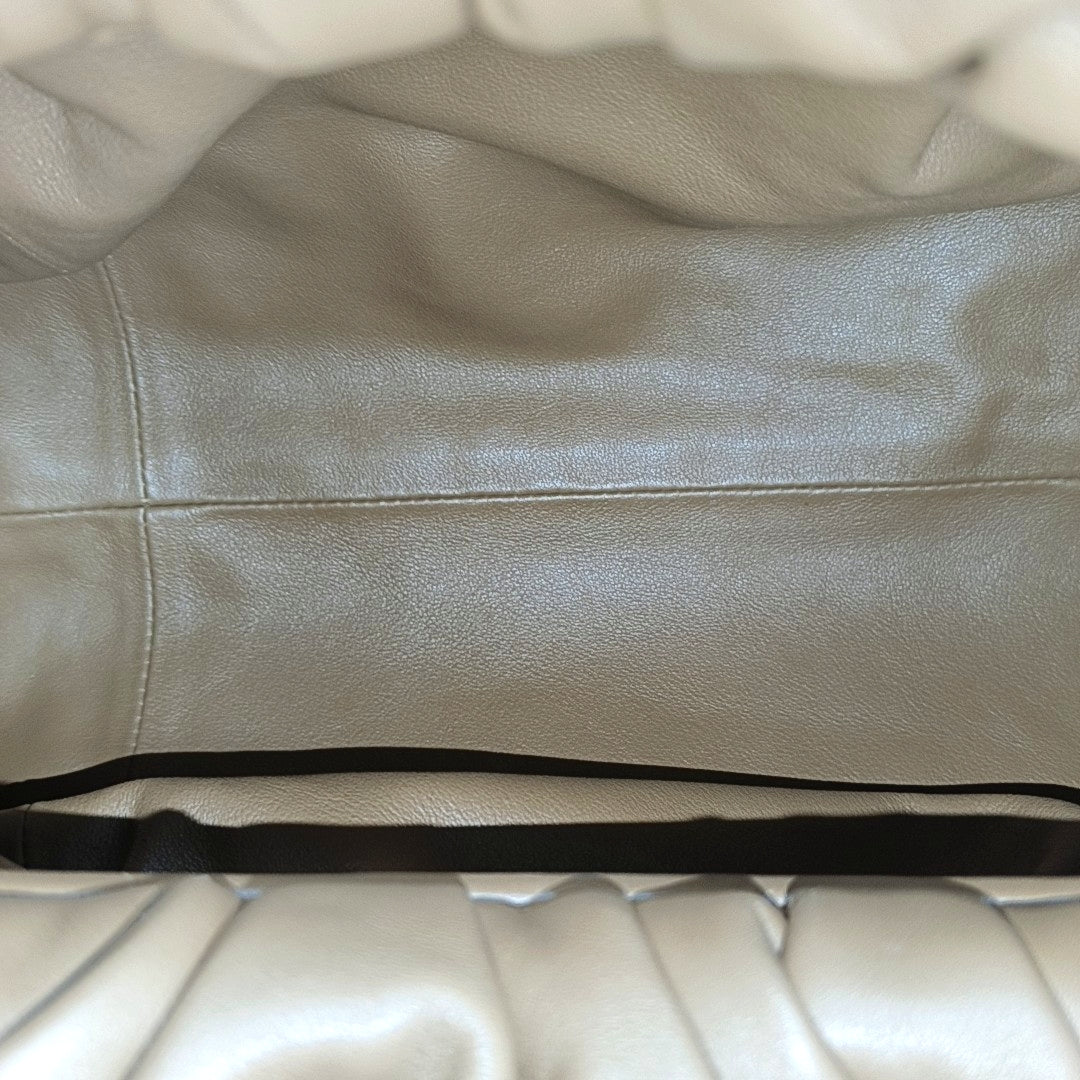 The Pouch Calfskin Brown