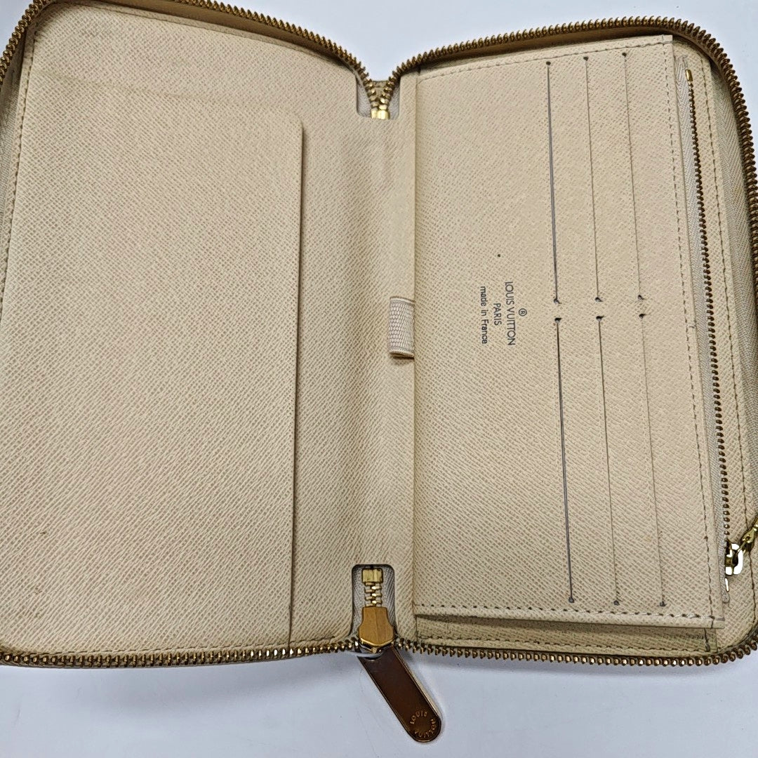 ZIPPY Damier Azur Coated Canvas White Wallet