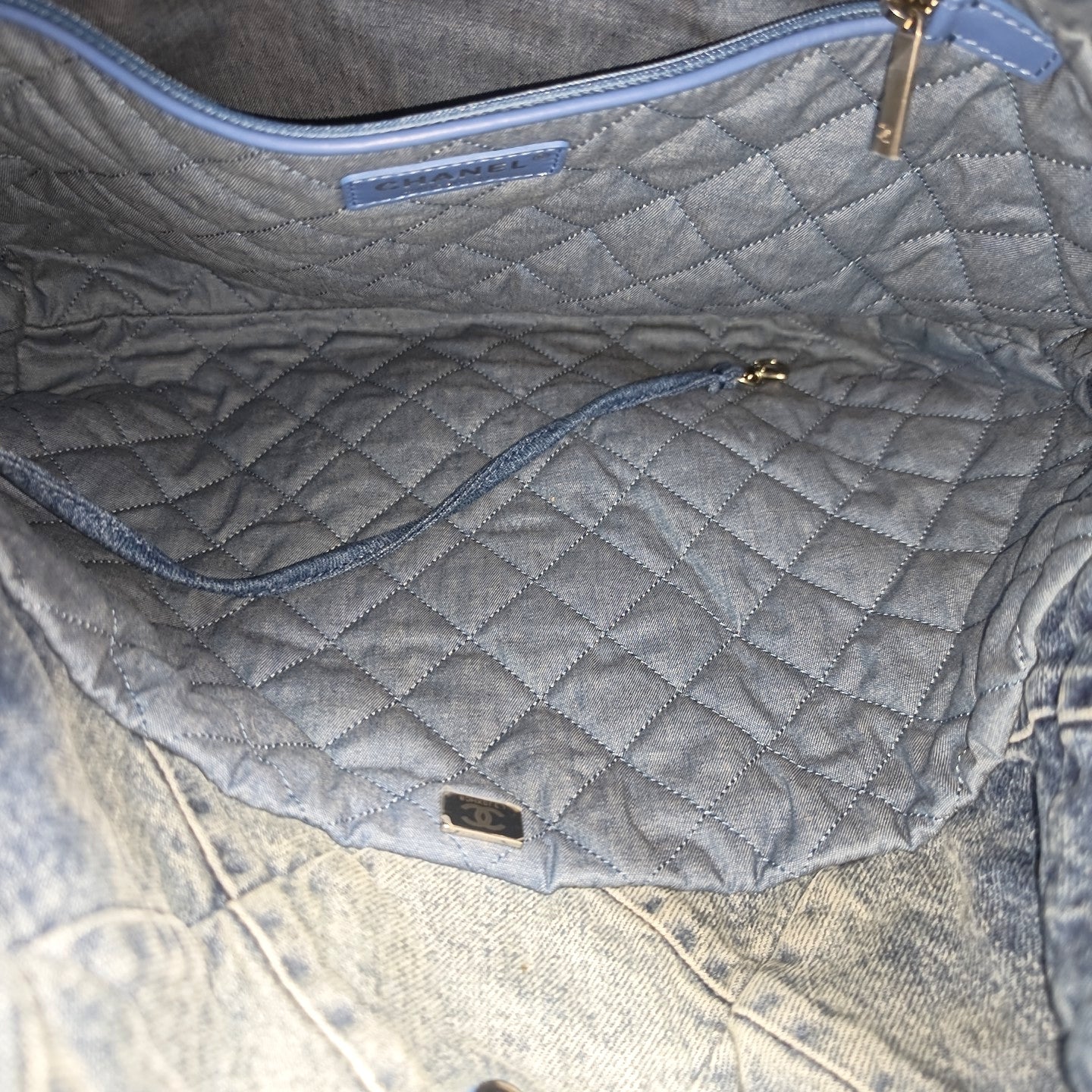 CHANEL 22 Medium Quilted Denim Blue
