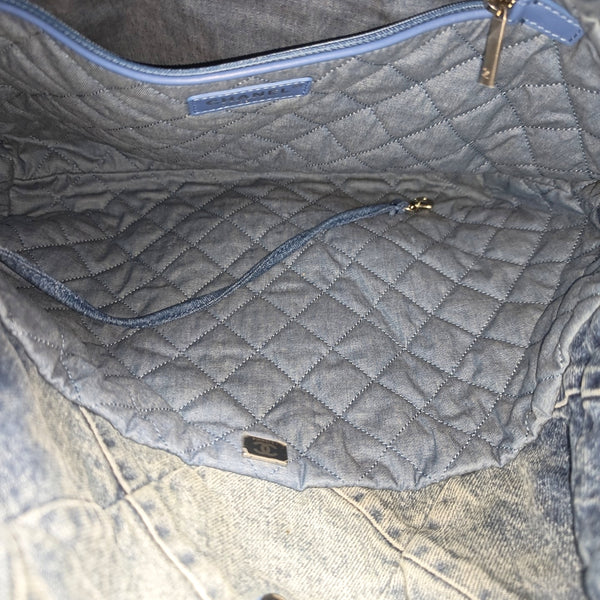 CHANEL 22 Medium Quilted Denim Blue