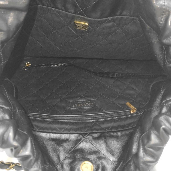 CHANEL 22 Medium Quilted Calfskin Black