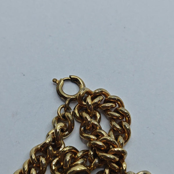 Collar de oro metálico