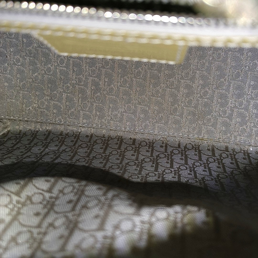 Authenticated pre-owned  Lady Dior Medium Quilted Patent Leather Green - Tote Bag at Looply