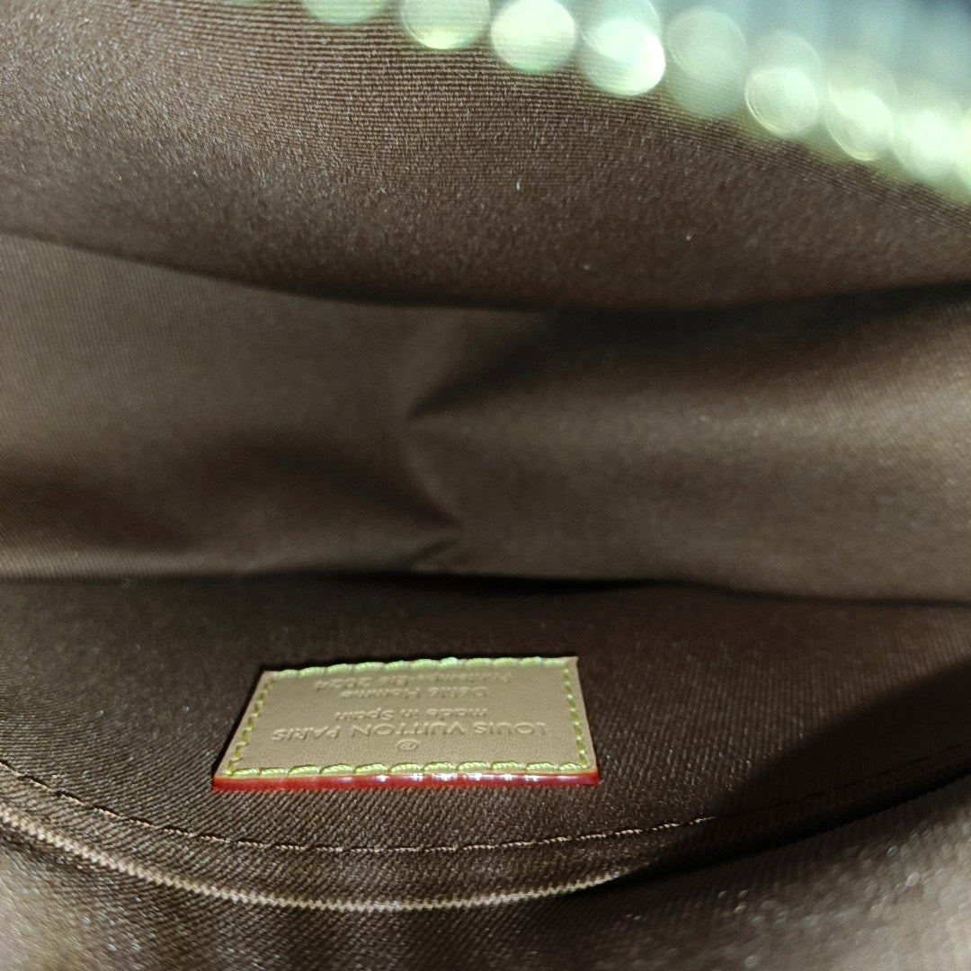 MESSENGER Damier Coated Canvas Red
