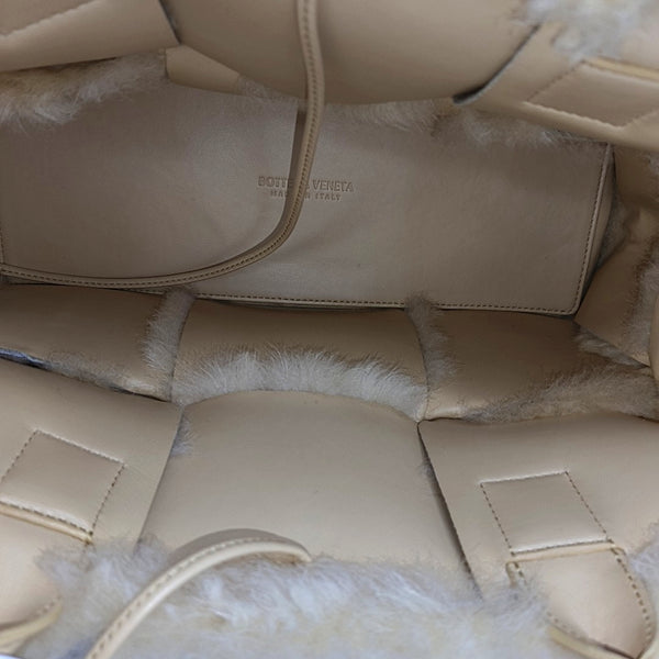 Authenticated pre-owned  Arco Sheepskin Yellow - Tote Bag at Looply