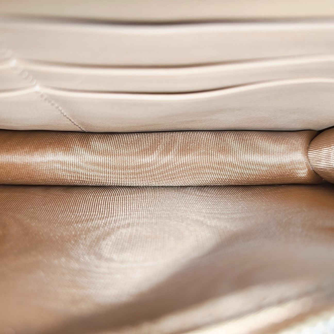 GG Marmont Small Calfskin Beige