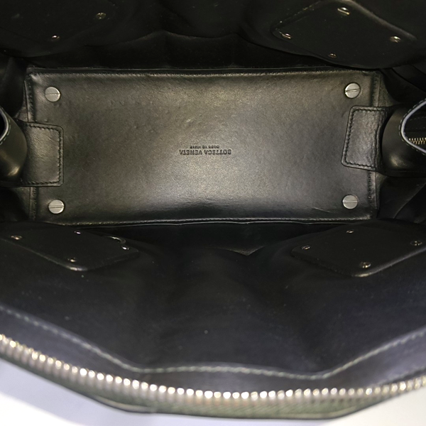 BV Swoop Medium Calfskin Black