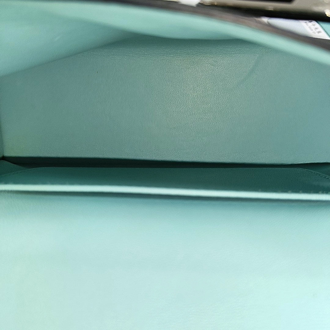 Authenticated pre-owned  Mini Kelly 20 Chèvre Mysore Green - Shoulder Bag at Looply