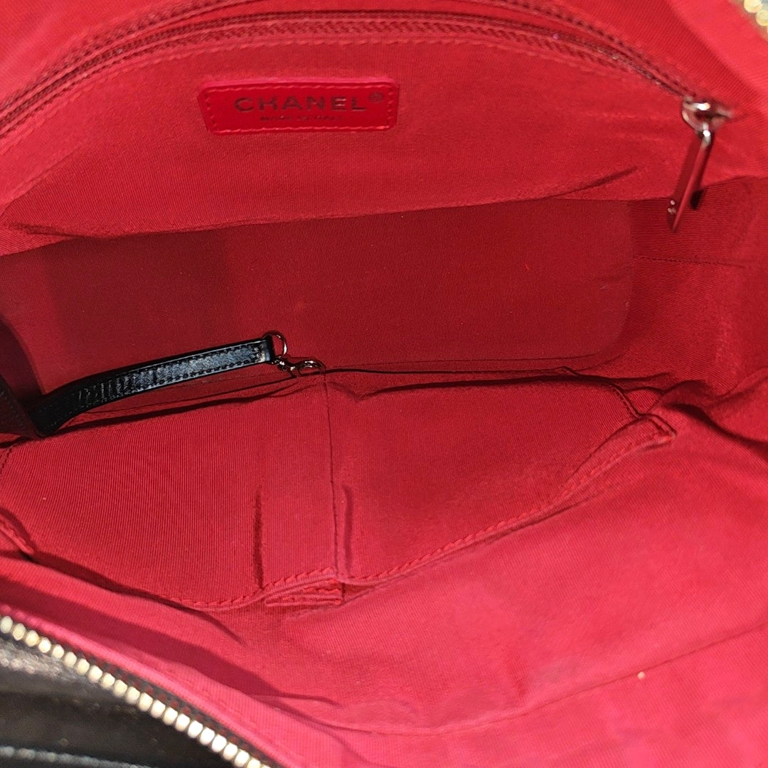 GABRIELLE Large Quilted Calfskin Black