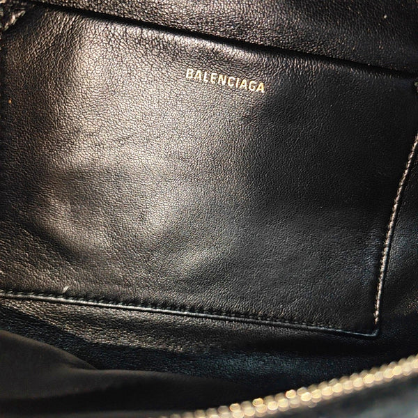Souvenirs Velvet Black