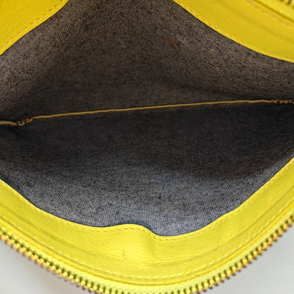 Authenticated pre-owned  TRIO Lambskin Green - Shoulder Bag at Looply