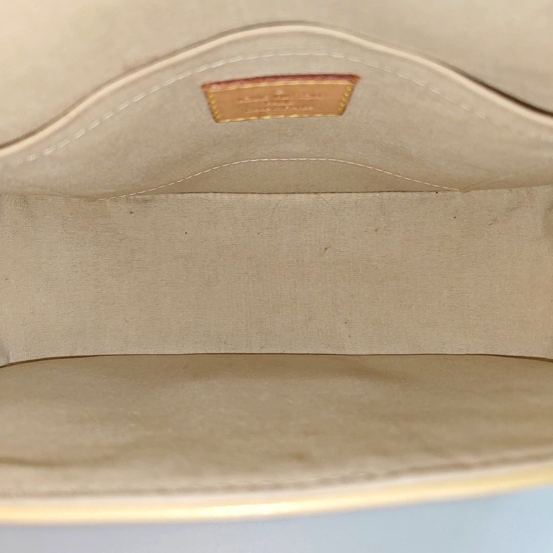 BELLFLOWER PM Patent Leather Beige