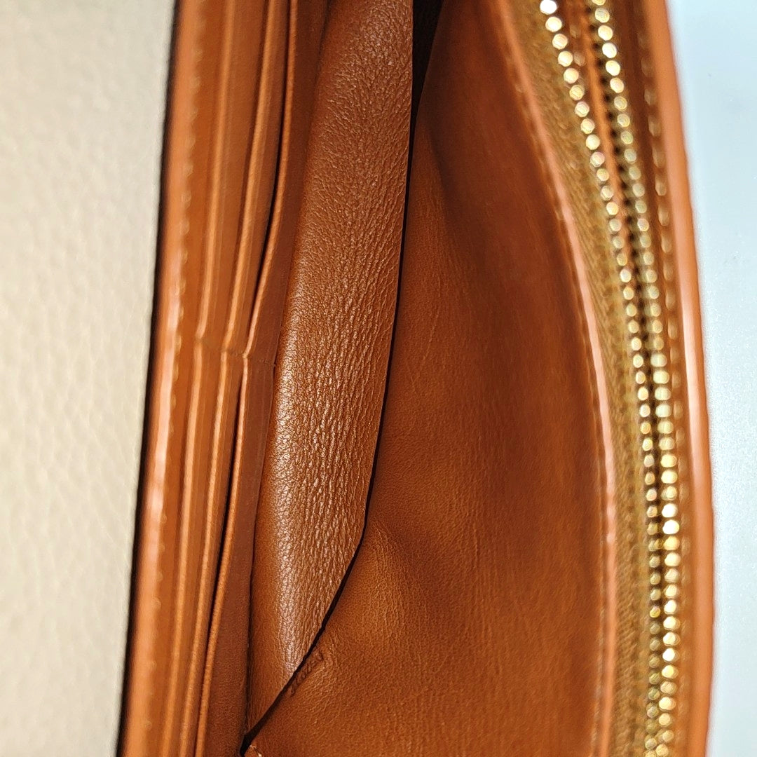 Authenticated pre-owned  Barcelona Mini Calfskin Beige - Shoulder Bag at Looply