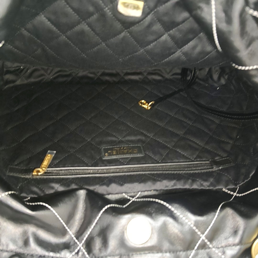 CHANEL 22 Small Quilted Calfskin Black