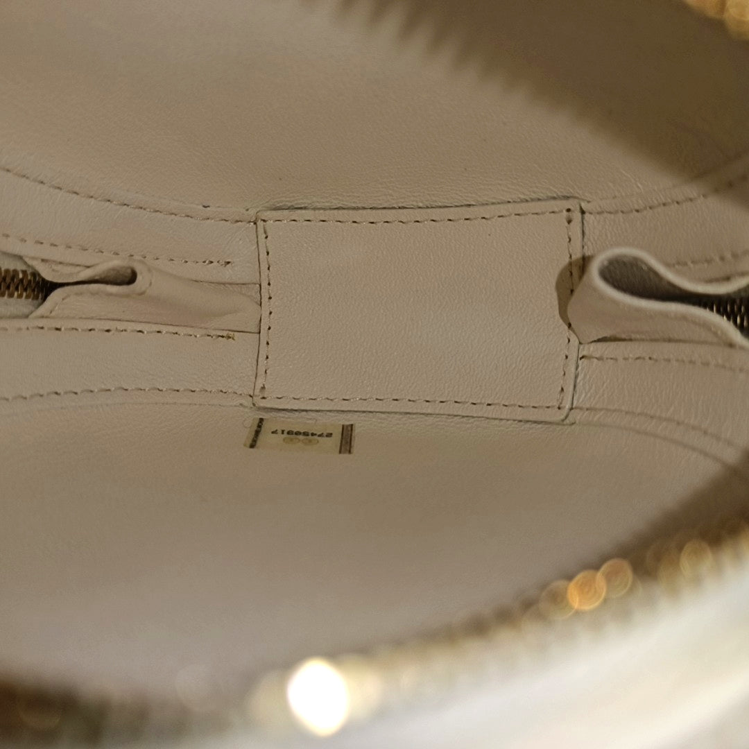 ROUND Quilted Lambskin White