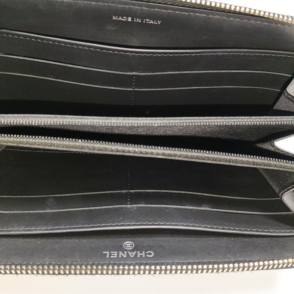 ZIPPY Quilted Patent Calfskin Black Wallet