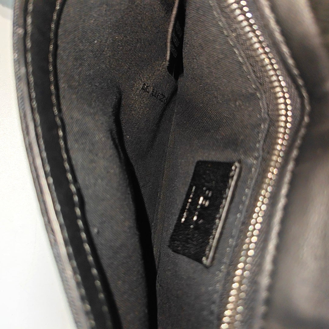 Authenticated pre-owned  Baguette Fabric Black - Shoulder Bag at Looply