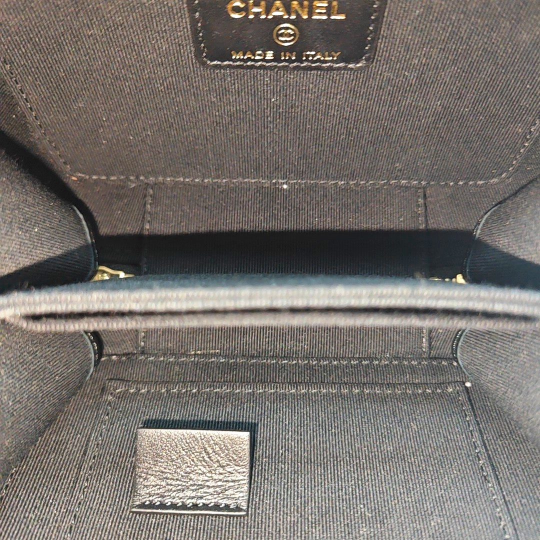 Quilted Grained Calfskin Shoulder Bag Black