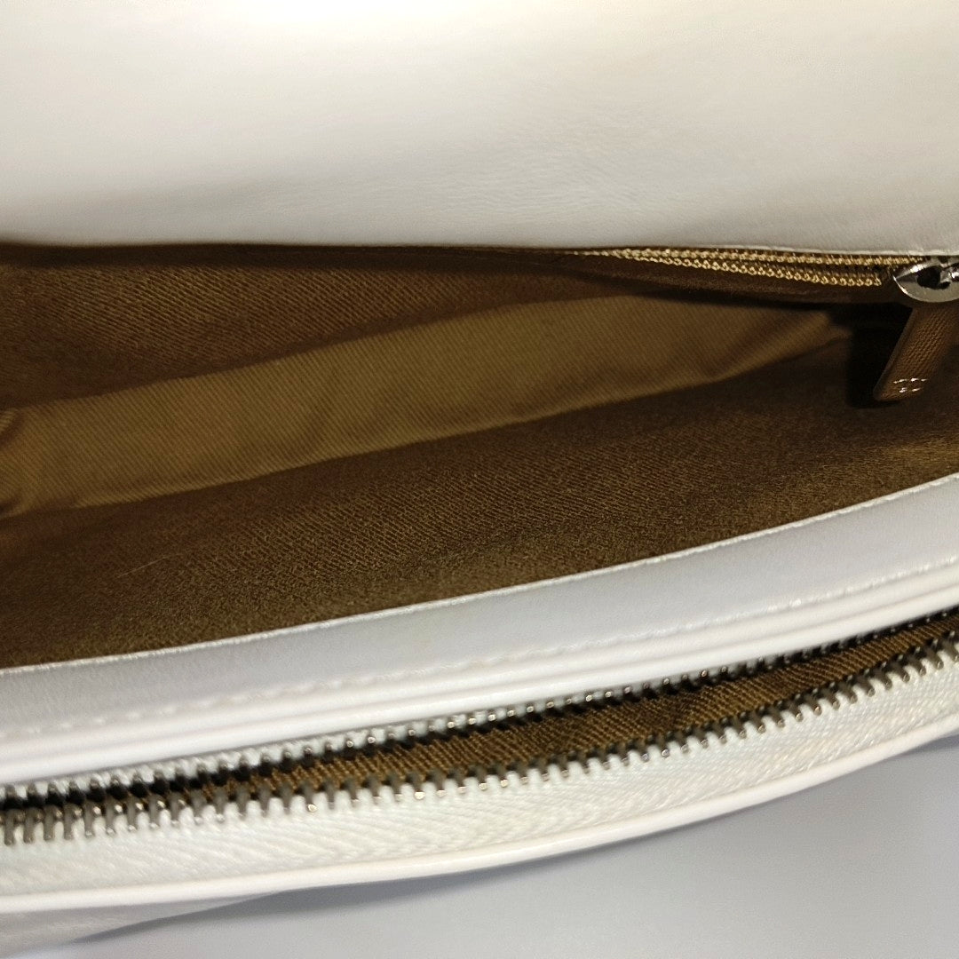 CLASSIC FLAP Mini Quilted Calfskin White