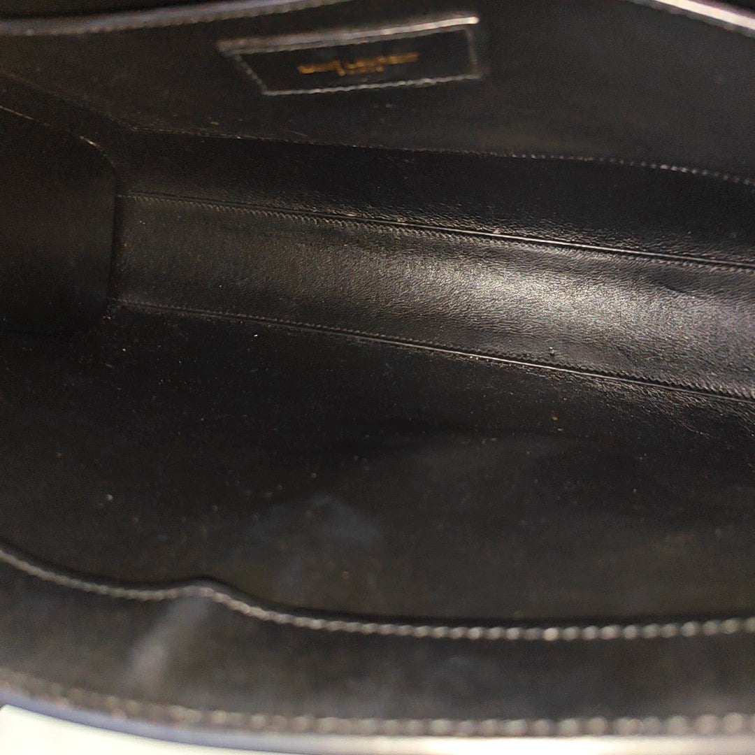MANHATTAN Medium Calfskin Black