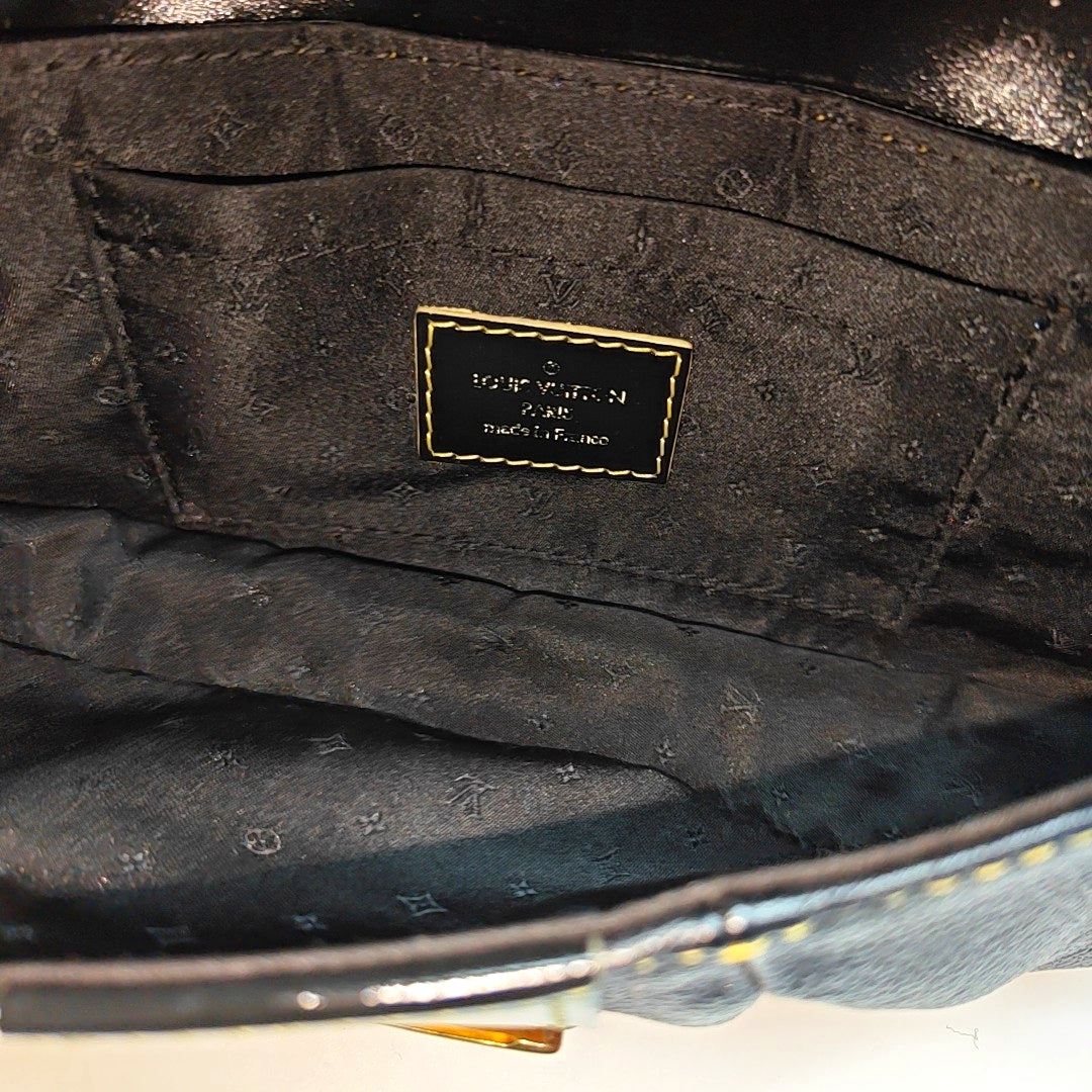 LE SUPERBE Calfskin Black