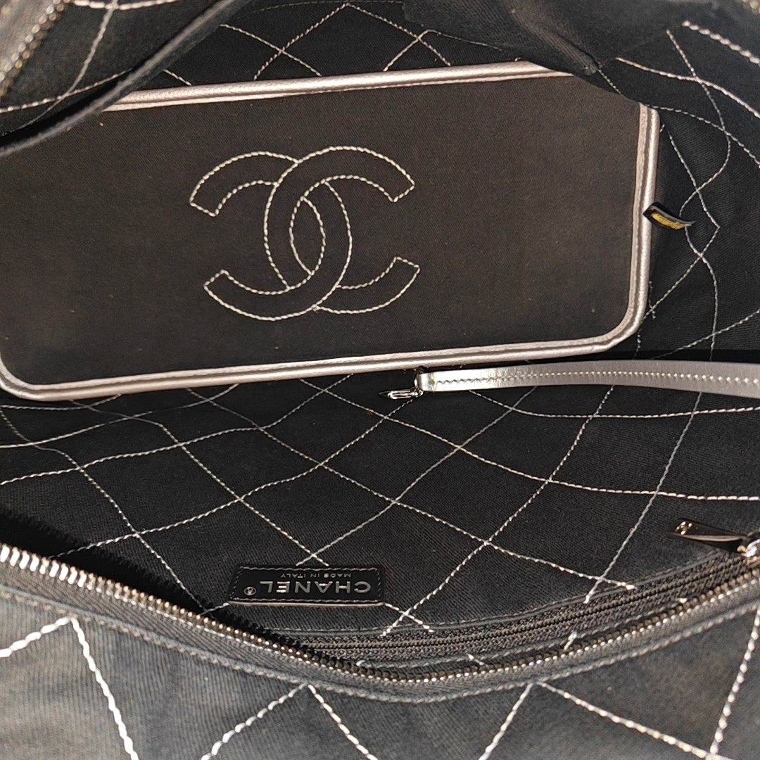 SHOPPING FEVER TOTE Quilted Grained Calfskin Silver