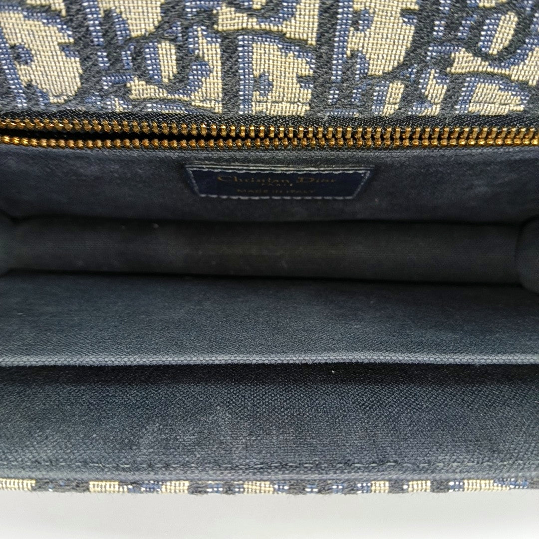 30 Montaigne Oblique Canvas Blue