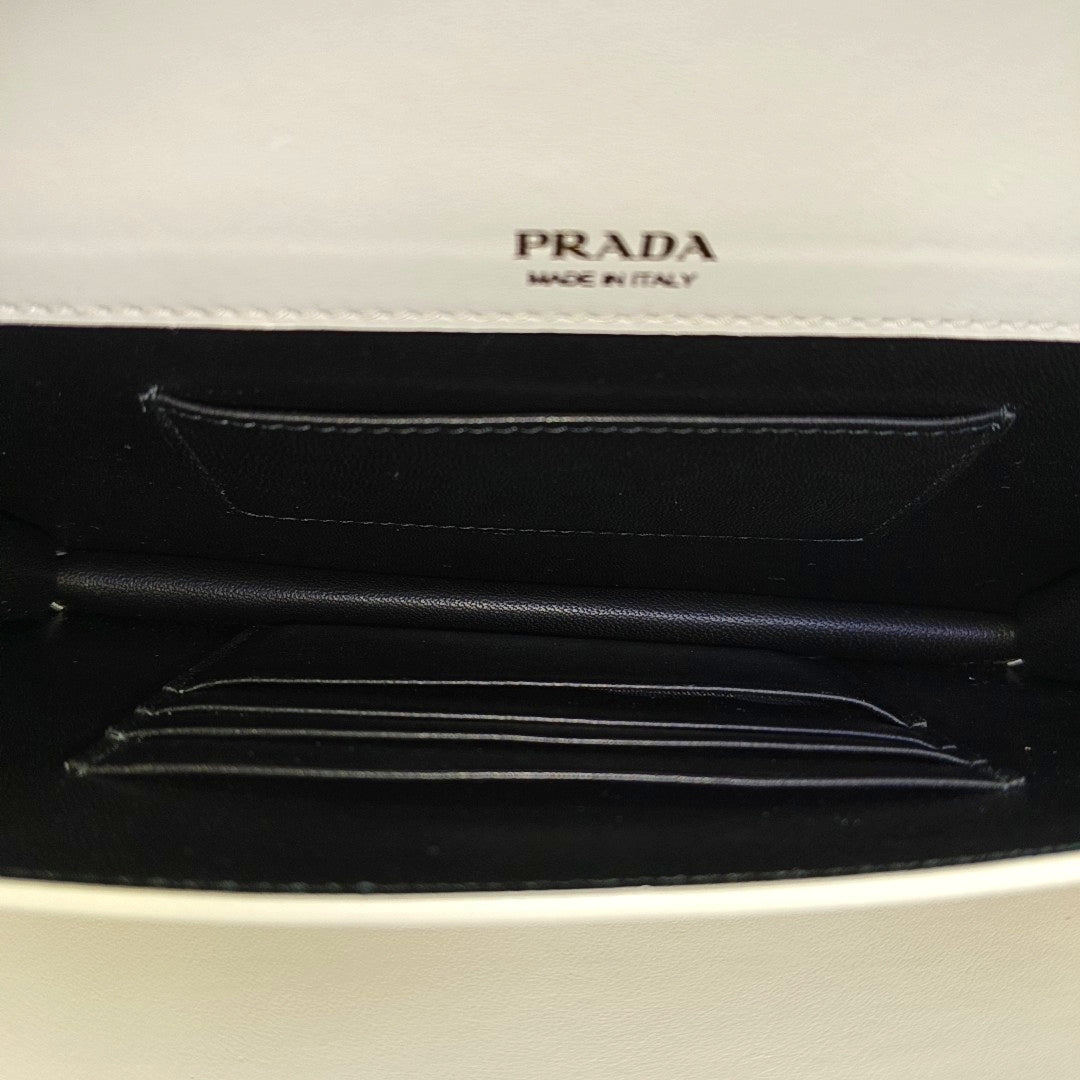 Envelope Wallet Saffiano Calfskin White