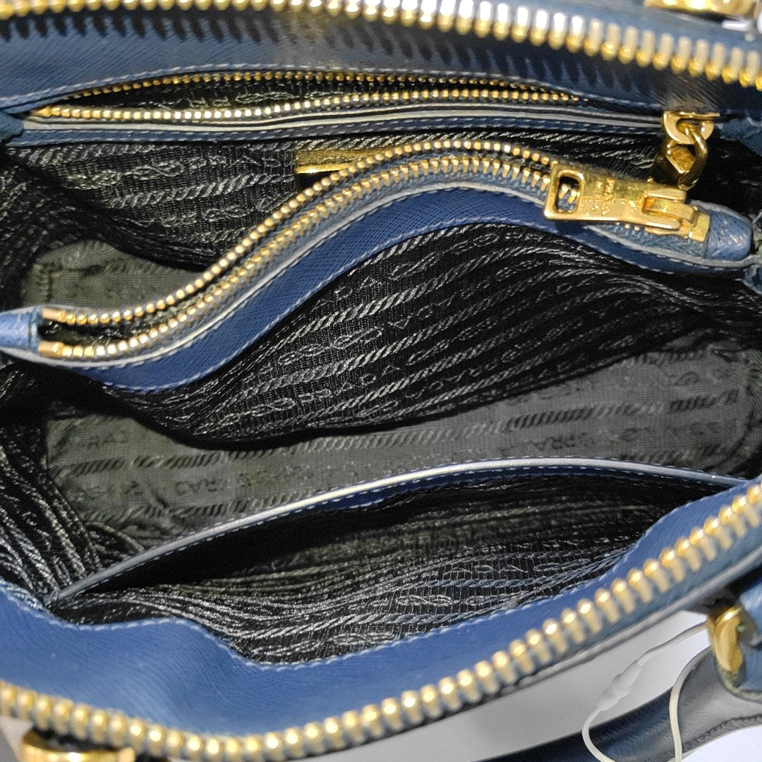 Authenticated pre-owned  Promenade Saffiano Calfskin Blue - Tote Bag at Looply