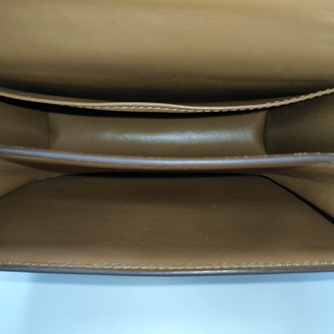 Authenticated pre-owned  CLASSIC BOX Small Calfskin Brown - Shoulder Bag at Looply