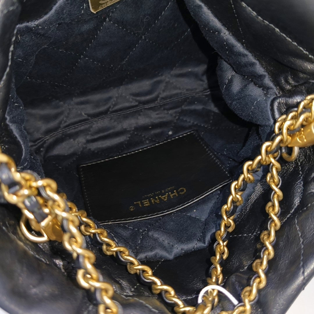 CHANEL 22 Mini Quilted Calfskin Black