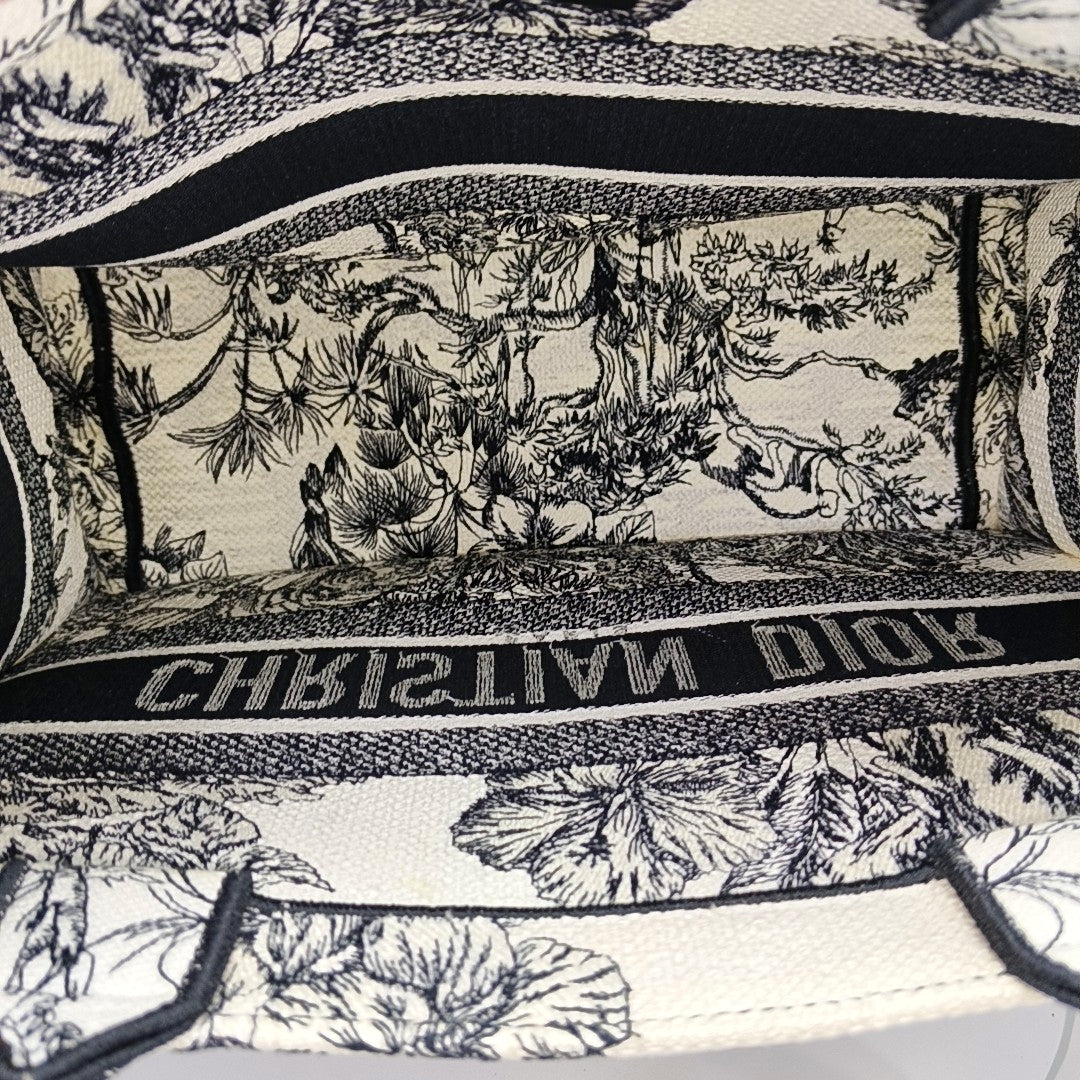 Book Tote Medium Fabric White