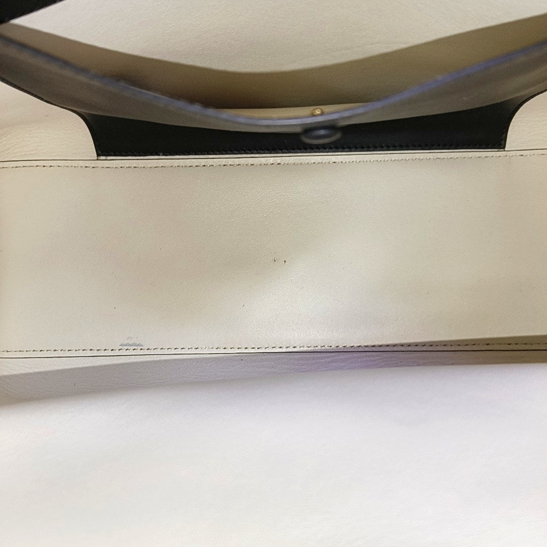 Peekaboo Large Calfskin Brown