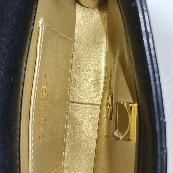 CLASSIC FLAP Quilted Lambskin Black