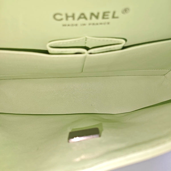 CLASSIC FLAP Small Chevron Calfskin Green
