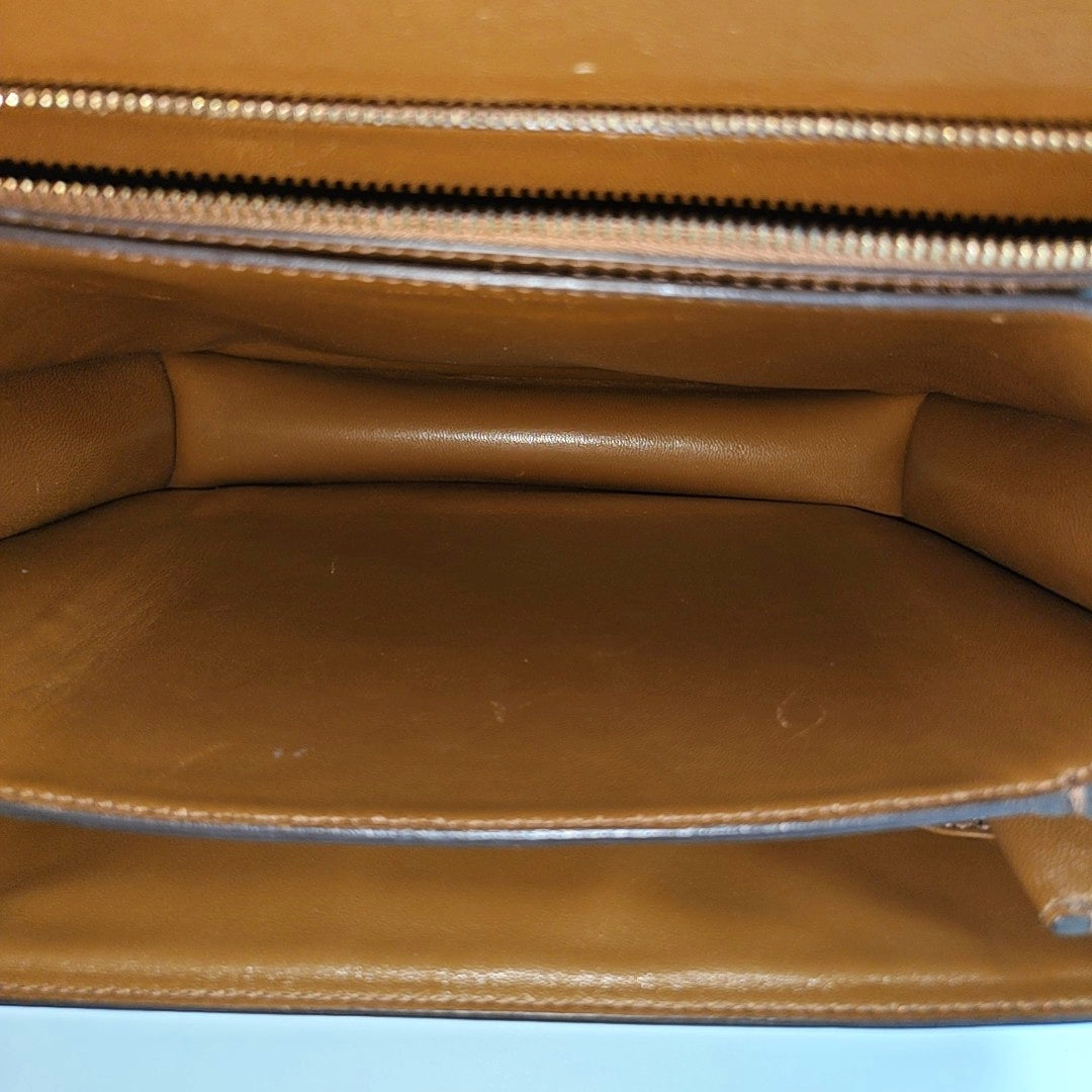 Authenticated pre-owned  CLASSIC BOX Medium Calfskin Brown - Shoulder Bag at Looply