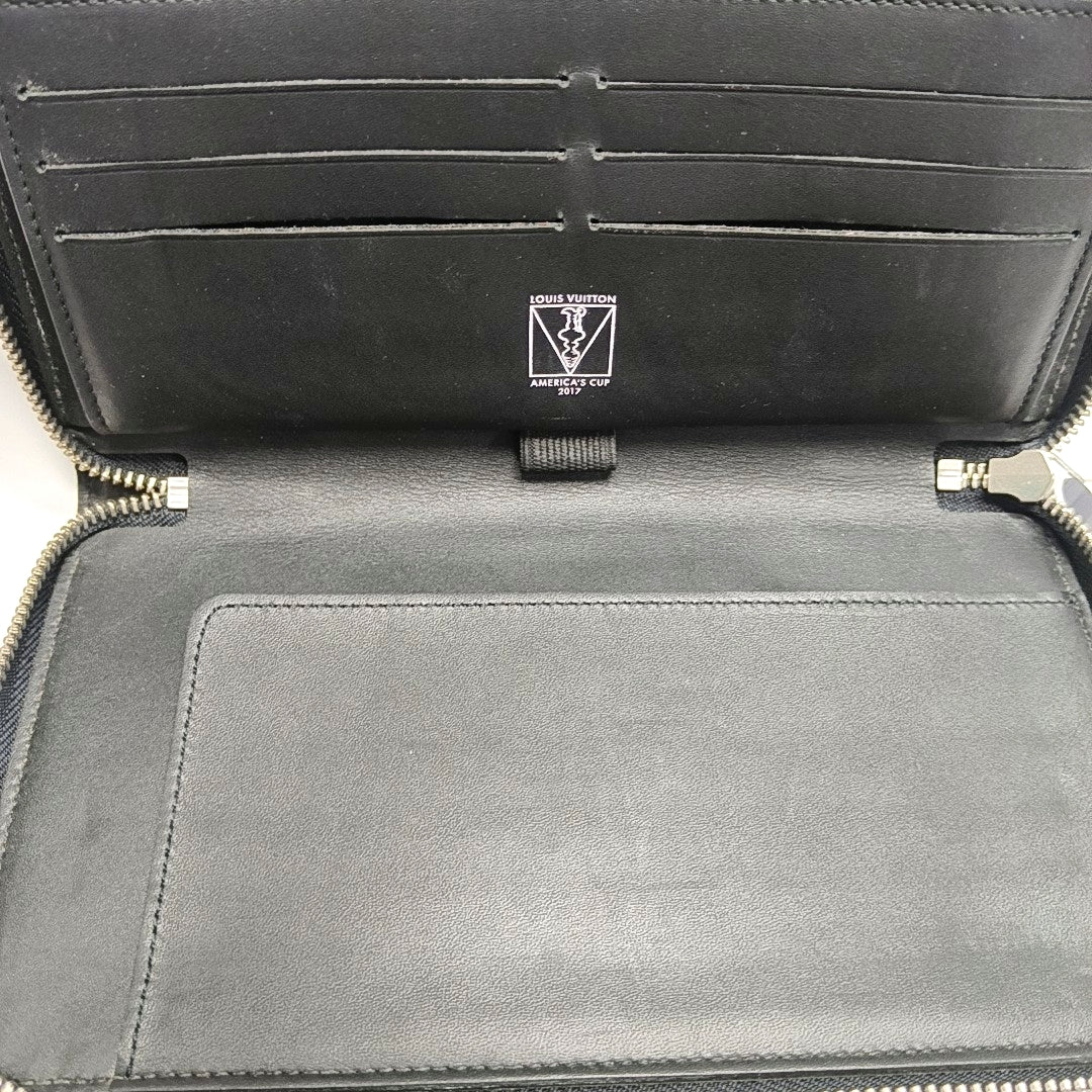 ZIPPY Damier Graphite Coated Canvas Gray
