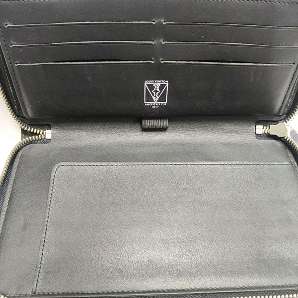 ZIPPY Damier Graphite Coated Canvas Gray