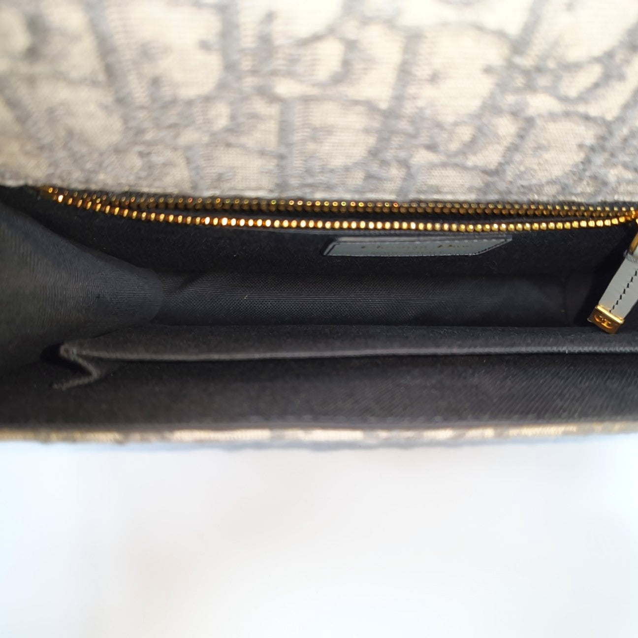 30 Montaigne Oblique Canvas Gray