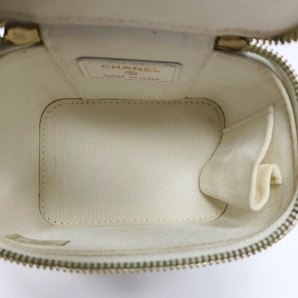 VANITY CASE Small Quilted Lambskin White