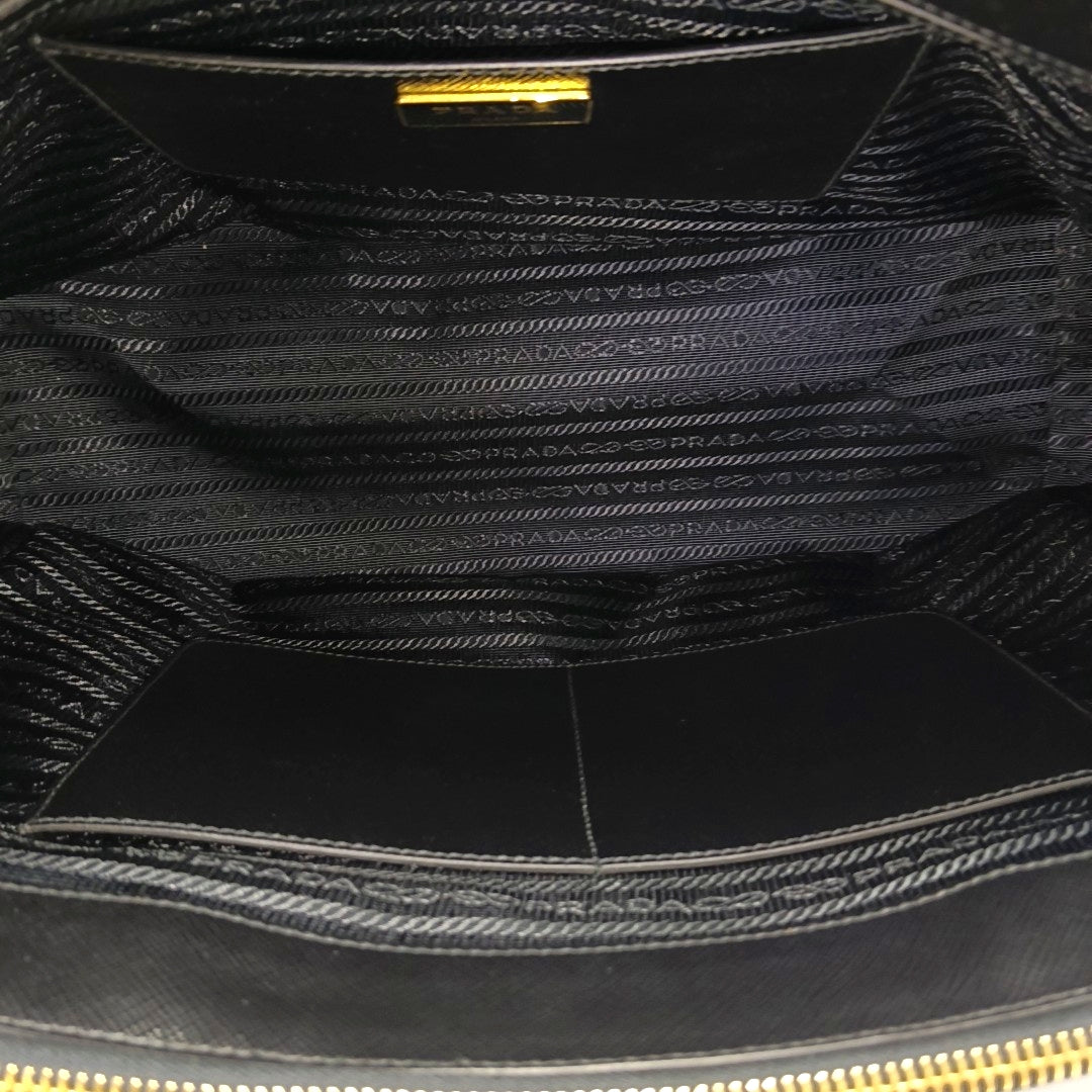 Galleria Medium Saffiano Calfskin Black