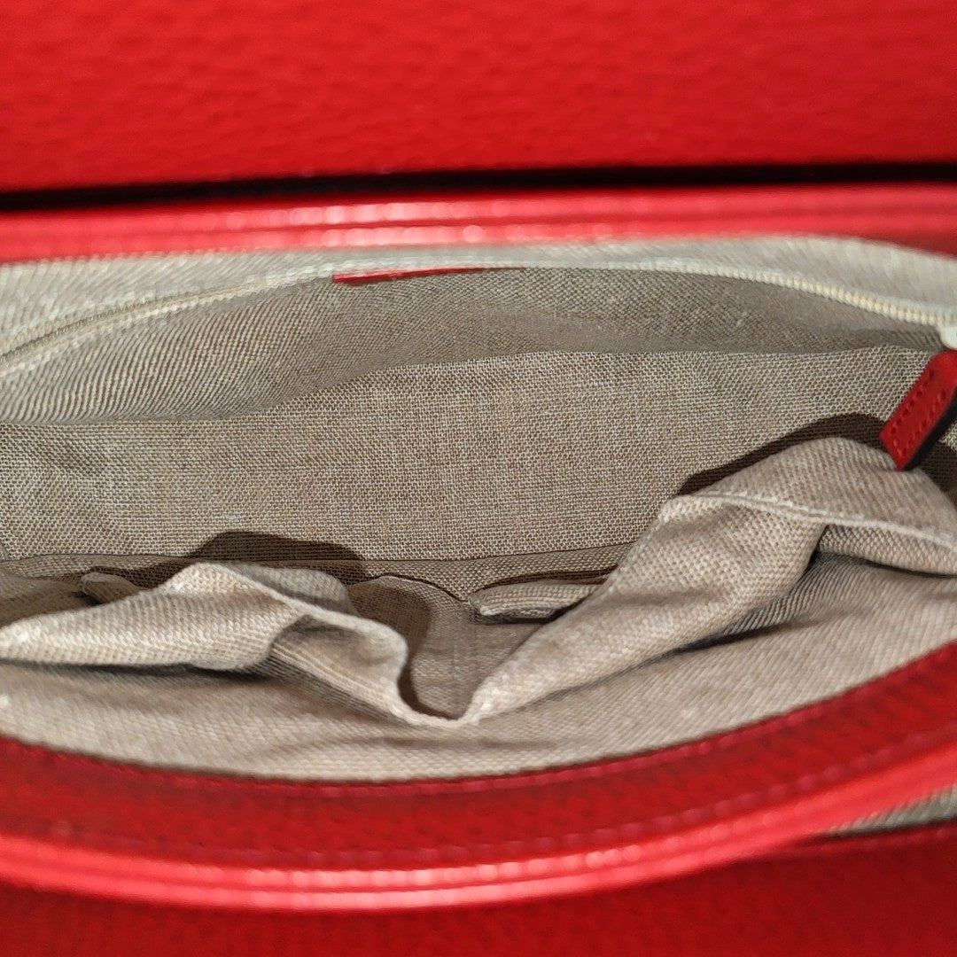Interlocking G Large Calfskin Red