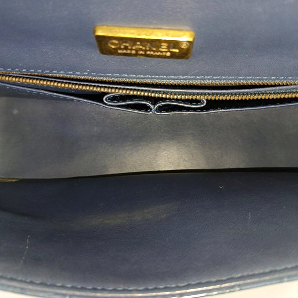 2.55 227 (jumbo) Crocodile Blue