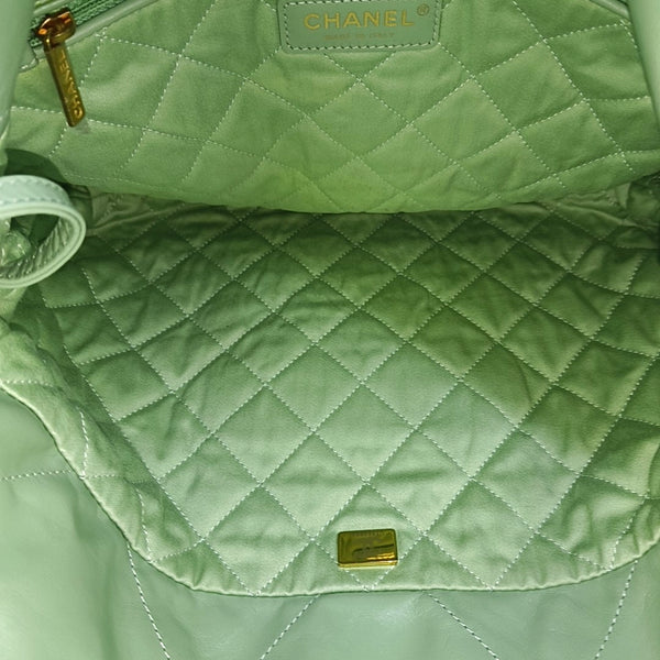CHANEL 22 Small Quilted Calfskin Green