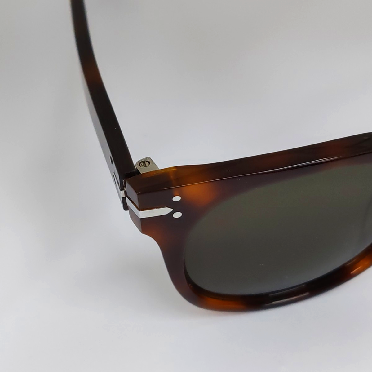 Green Synthetic Sunglasses