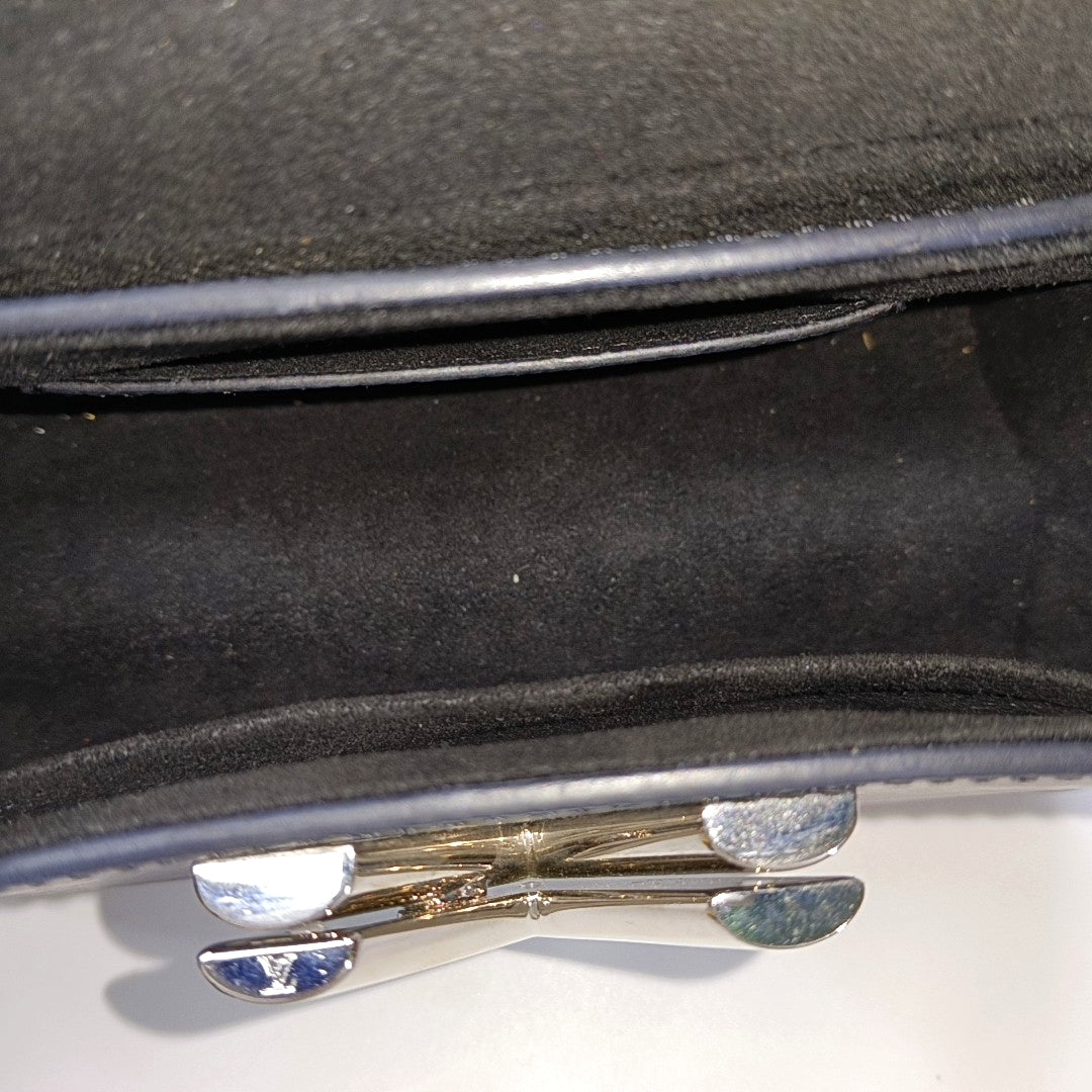 Authenticated pre-owned  TWIST PM Epi Black - Shoulder Bag at Looply