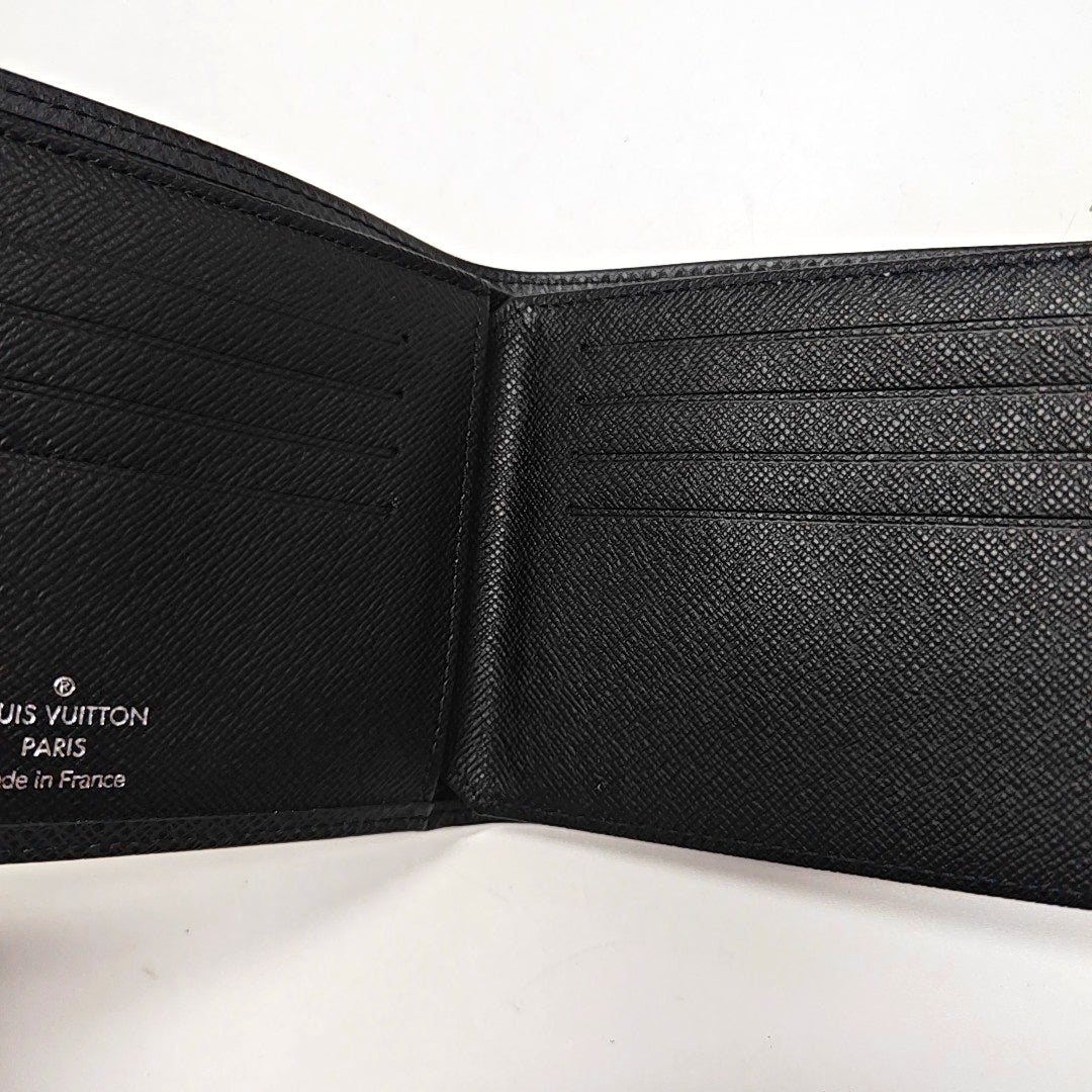 VIKTOR Calfskin Black Wallet